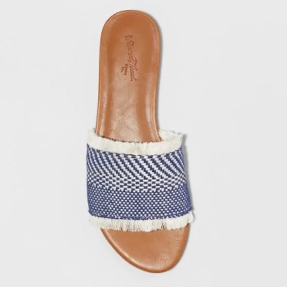 Universal Thread Blue Fringe Sandals - Picture 3 of 7